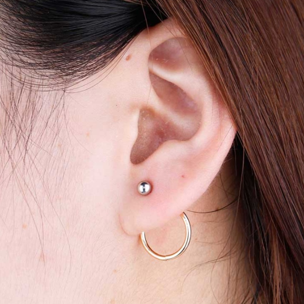 Round earrings